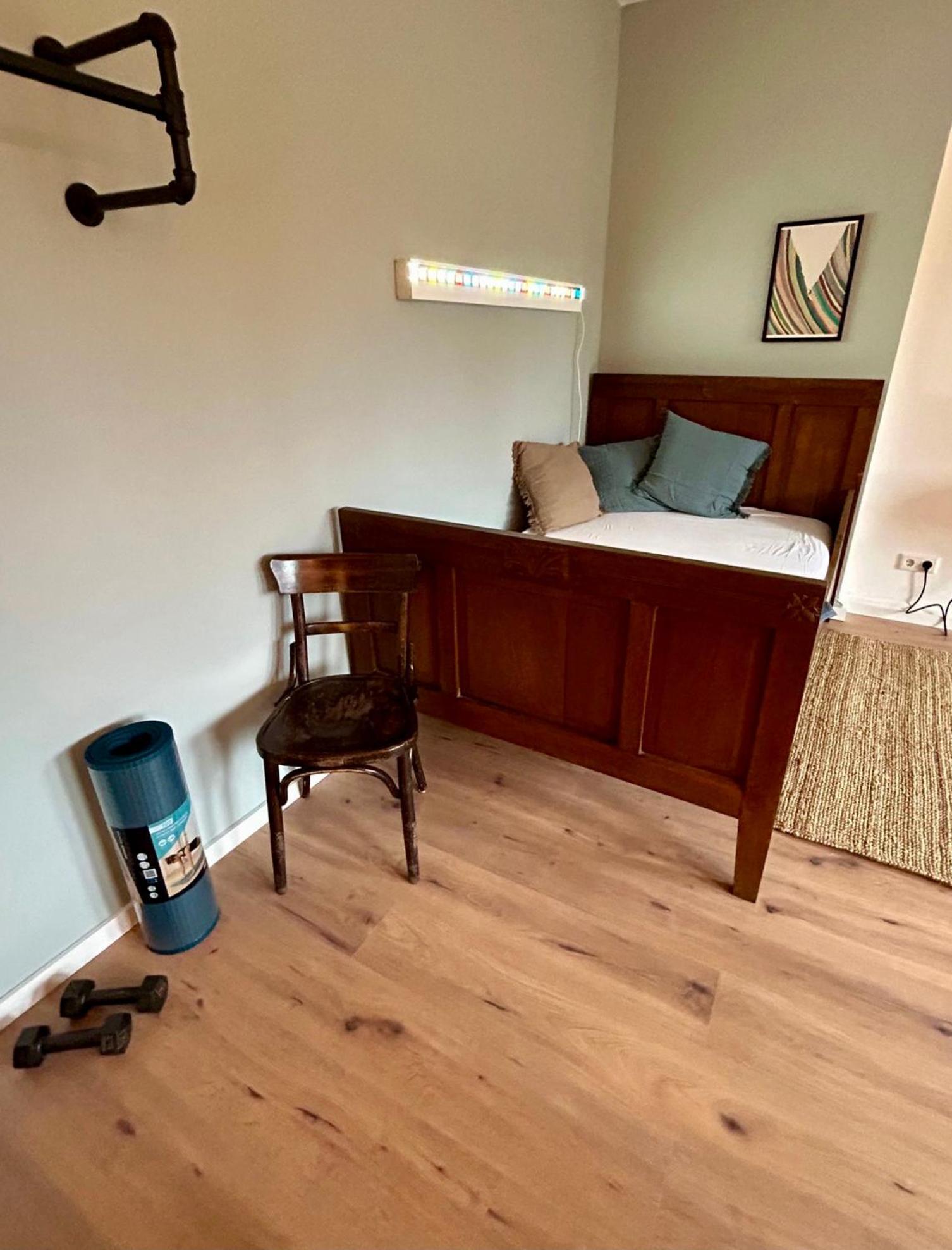 Feelslikehome - Urbane Altbauwohnung Mit Dachterasse& Parkplatz Bochum Esterno foto