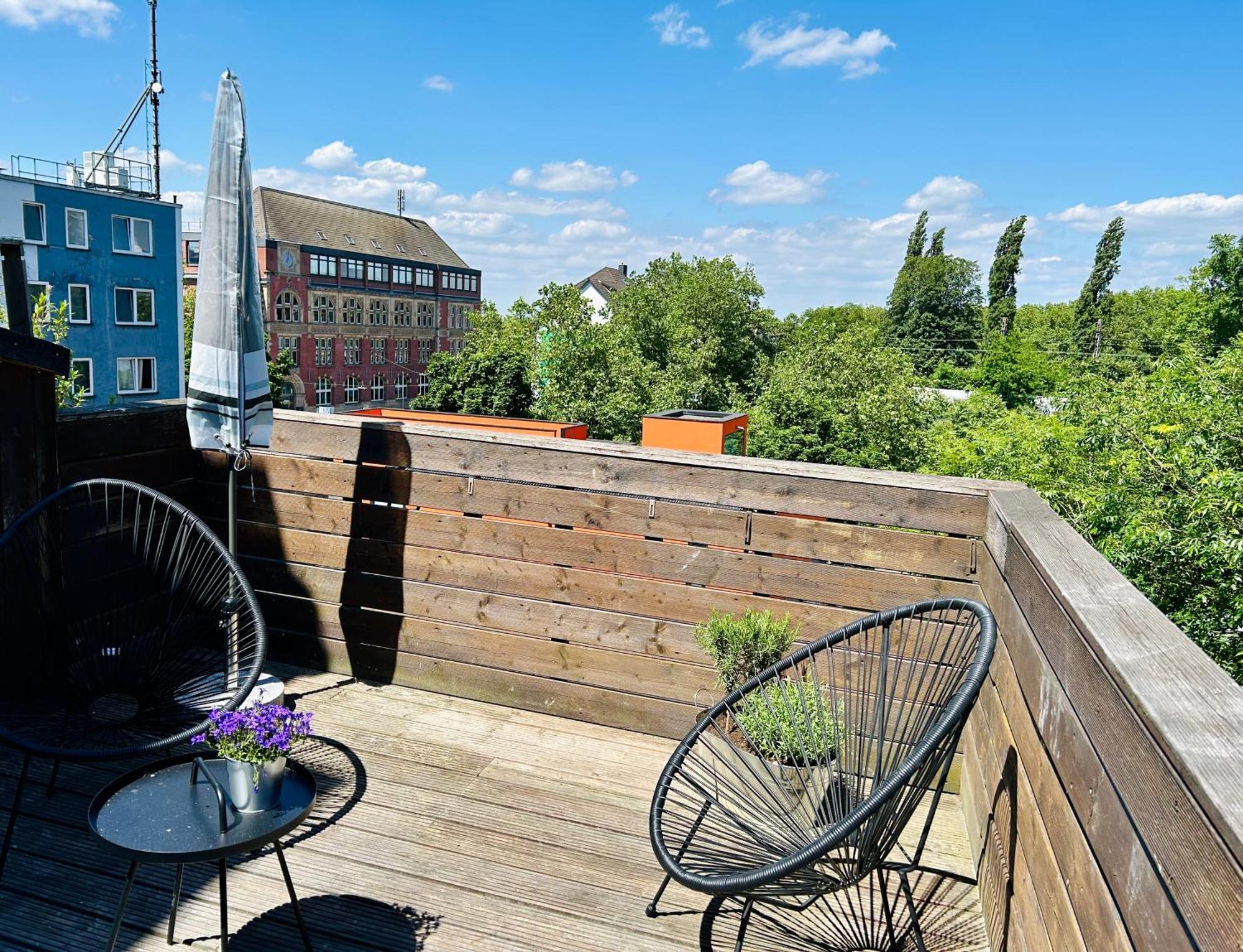 Feelslikehome - Urbane Altbauwohnung Mit Dachterasse& Parkplatz Bochum Esterno foto